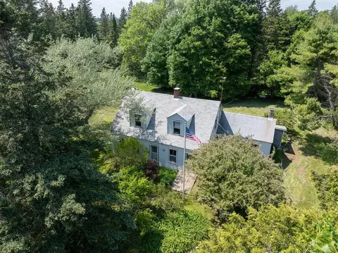 332 Airport Rd, Stonington, ME 04681