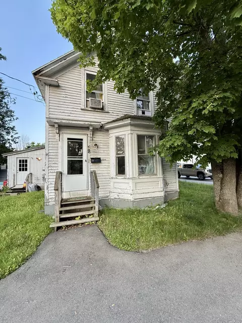 58 Elm St, Old Town, ME 04468