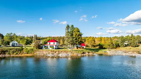 1723 Us 1 Hwy, Sullivan, ME 04664