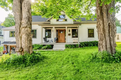 17 Green St, Dover Foxcroft, ME 04426