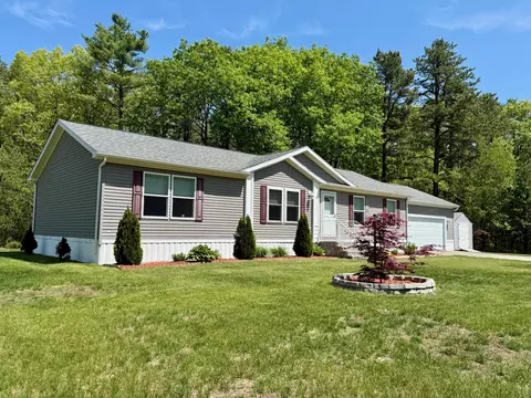 1 Pine Cone Dr, Alfred, ME 04002