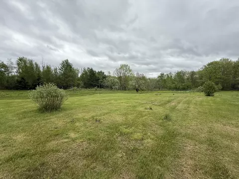 lot Apt 049 Main St, Pittsfield, ME 04967