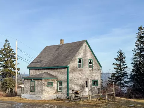 14 Overlook Ln, Machiasport, ME 04655