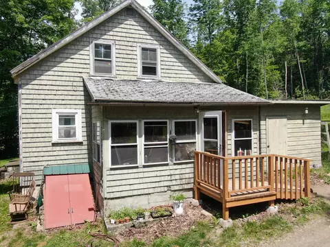 144 Main Rd, Burlington, ME 04417