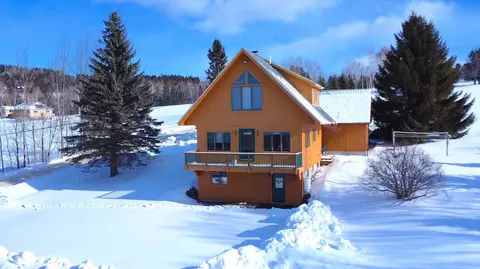 11 Overlook Rd, Rangeley, ME 04970
