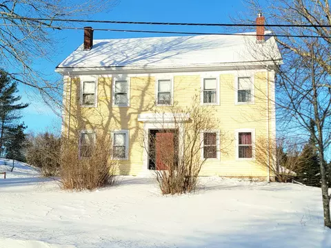 61 Point St, Columbia Falls, ME 04623