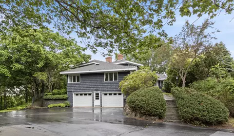 30 Trundy Rd, Cape Elizabeth, ME 04107