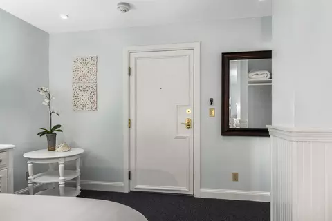 Entry Way - 306 Eddy Rd #309, Edgecomb, ME 04556 photo 1 of 5