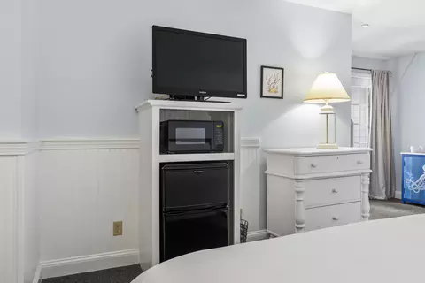 Bedroom - 306 Eddy Rd #309, Edgecomb, ME 04556 photo 8 of 8