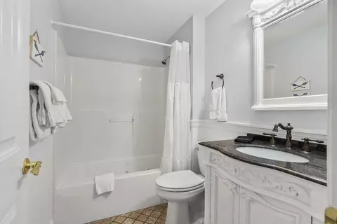 Bath - 306 Eddy Rd #309, Edgecomb, ME 04556 photo 1 of 2