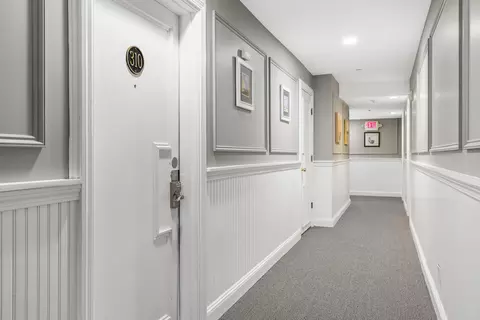 Entry Way - 306 Eddy Rd #309, Edgecomb, ME 04556 photo 4 of 5