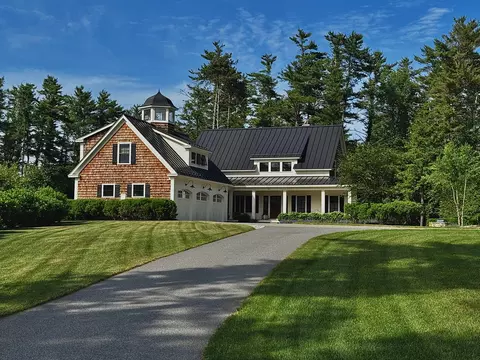 27 Maeves Way, Cumberland, ME 04021