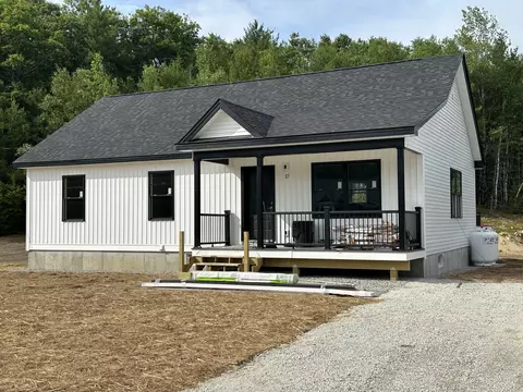 17 Emmas Way, Limerick, ME 04048
