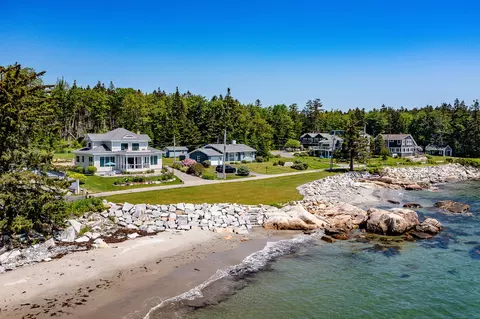 182 Lucia Beach Rd, Owls Head, ME 04854