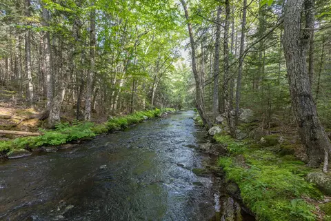 25 Farm Edge Rd, Sullivan, ME 04664