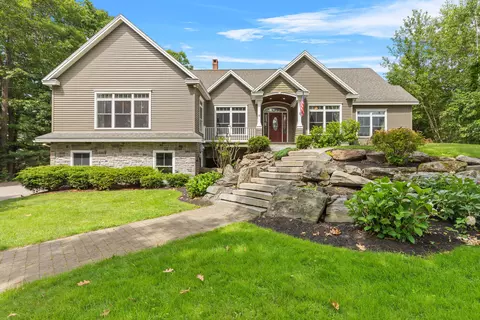 18 Colchester Dr, South Portland, ME 04106