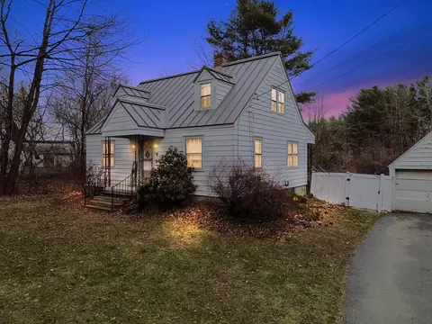 55 River Rd, Benton, ME 04901