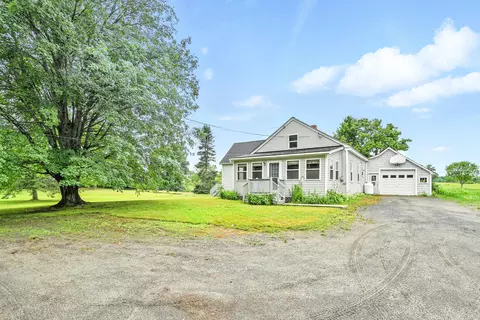 23 West St, Benton, ME 04901