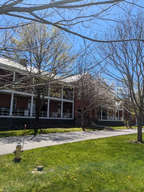 72 Mckinley Ct, Portland, ME 04109