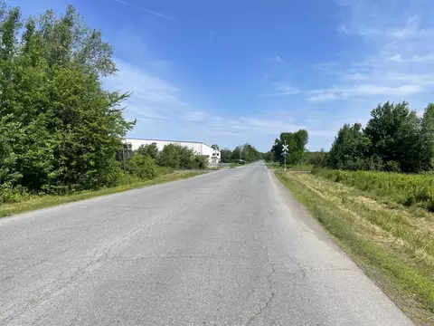 61 Industrial Park St, Pittsfield, ME 04967