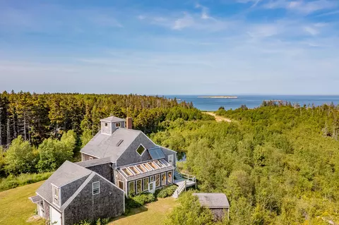 83 North Rd, Matinicus Isle, ME 04851
