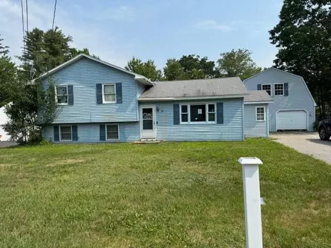 23 Dumas St, Lisbon, ME 04252
