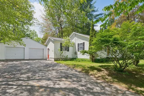 31 Bartholomew St, Lisbon, ME 04250