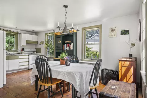 14 Academy Hill Rd, Newcastle, ME 04553