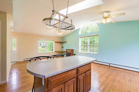 Living - 421 Cushing Rd, Cushing, ME 04563 photo 5 of 8
