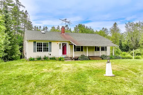 421 Cushing Rd, Cushing, ME 04563