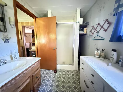Bath - 178 Irish Settlement Rd, Danforth, ME 04424 photo 2 of 4