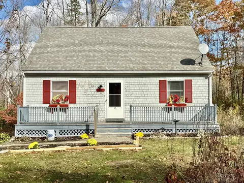 10 Black Brook Dr, Lincolnville, ME 04849