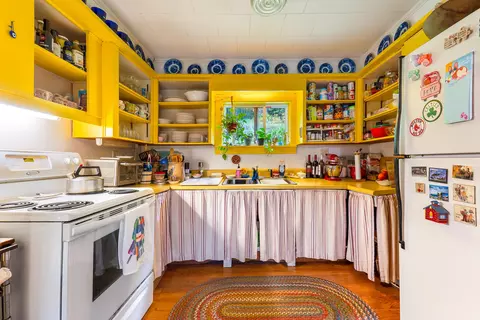 131 River Rd, Newcastle, ME 04553