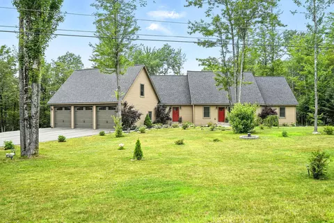 35 Makenzie Ln, Manchester, ME 04351