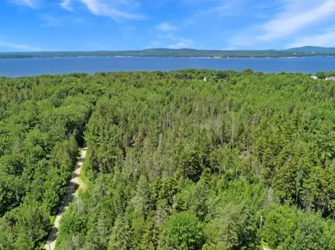 64 New Homestead Rd, Penobscot, ME 04476