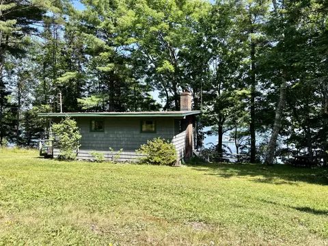 14 Serenity Dr, Harpswell, ME 04079
