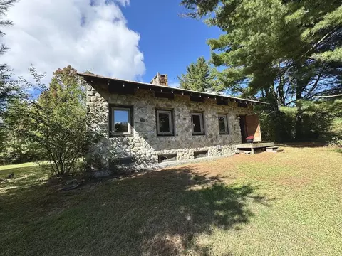 45 Freedom Rd, Belgrade, ME 04917