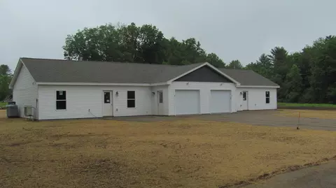 18 Thurlow Dr, Oxford, ME 04270