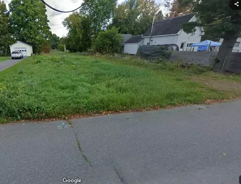 10 Delmont St, Presque Isle, ME 04769