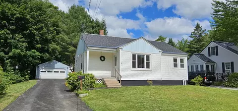 12 Tardiff St, Waterville, ME 04901