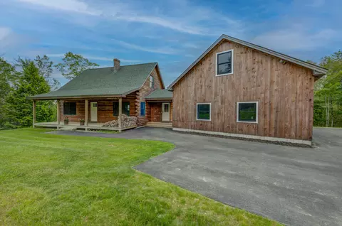 102 Woodland Dr, Brunswick, ME 04011