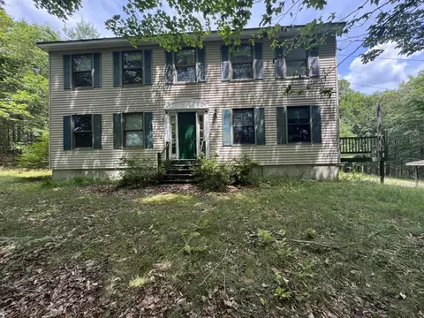 1242 Canaan Rd, Skowhegan, ME 04976