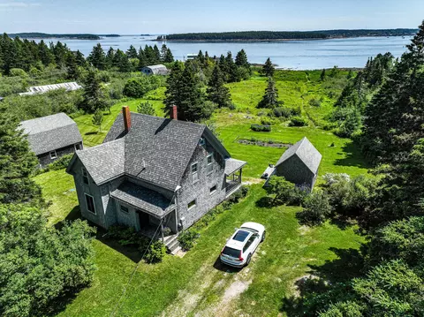 107 Kelley Point Rd, Jonesport, ME 04649