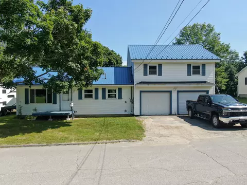 26 Hale St, Lincoln, ME 04457