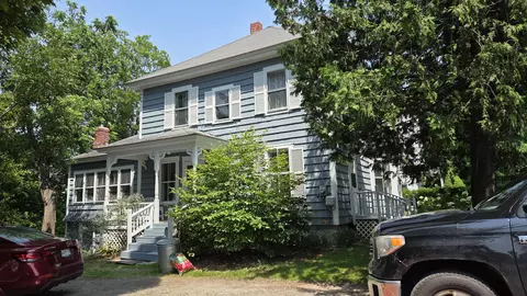30 Bowdoin St, Houlton, ME 04730
