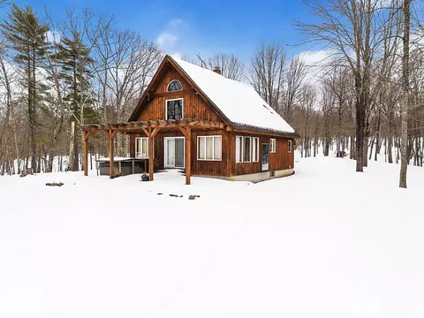 691 Middle Rd, Dresden, ME 04342