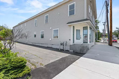 156 Woodford St, Portland, ME 04103