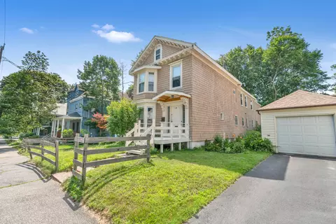 44 Pleasant Ave, Portland, ME 04103