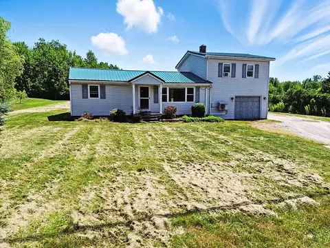 828 Main St, Bradley, ME 04411