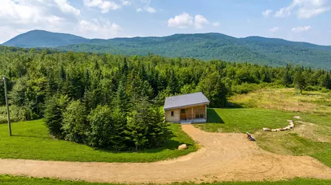 14 Farms Edge Rd, Temple, ME 04984
